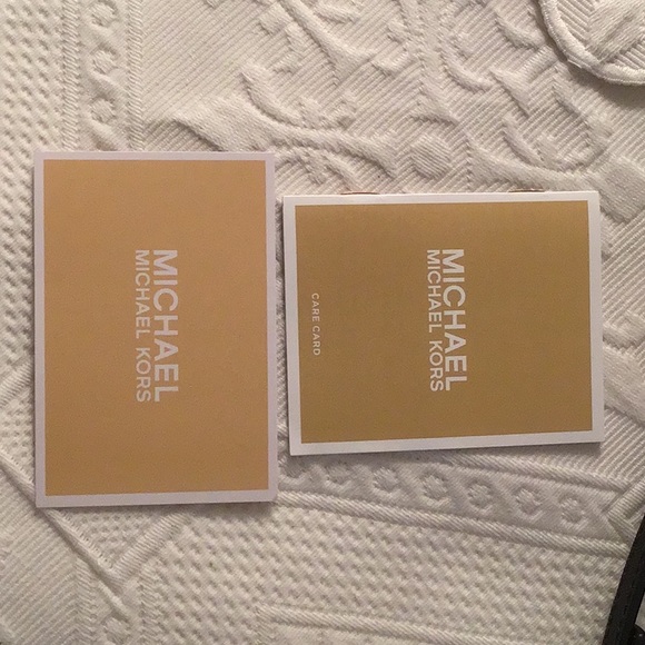 BEAUTIFUL, BRAND NEW MICHAEL KORS BLACK SAFFIANO LEATHER CROSSBODY BAG - Picture 6 of 9